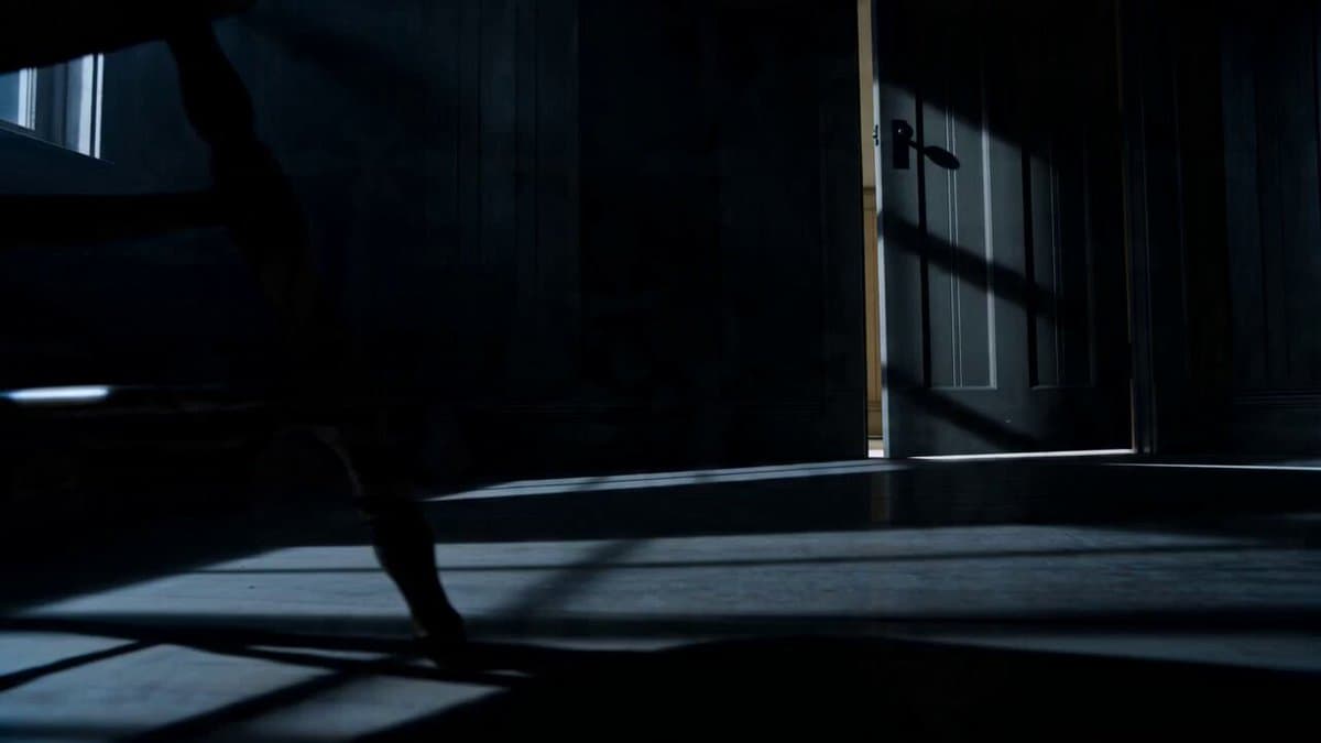 Horror Scene Prompt: Moving Chair preview