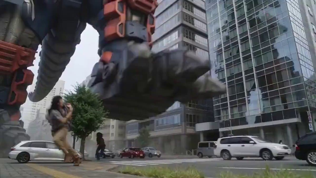 Gigantic Armored Mech Destroys Modern City preview